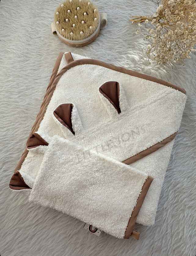 حوله کلاهدار گوشدار